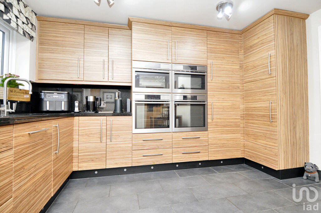 Additional image 18 of Bishops Walk, Cradley Heath, B64