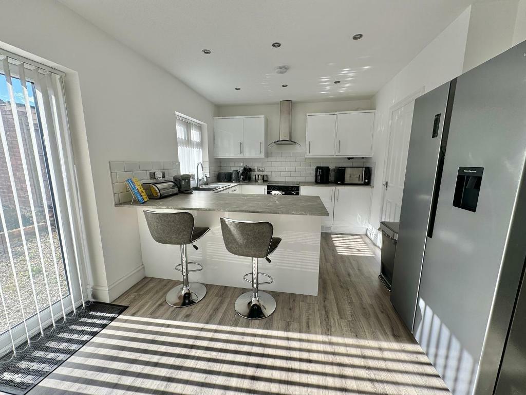 Additional image 18 of Rayford Drive, West Bromwich, B71 3QW