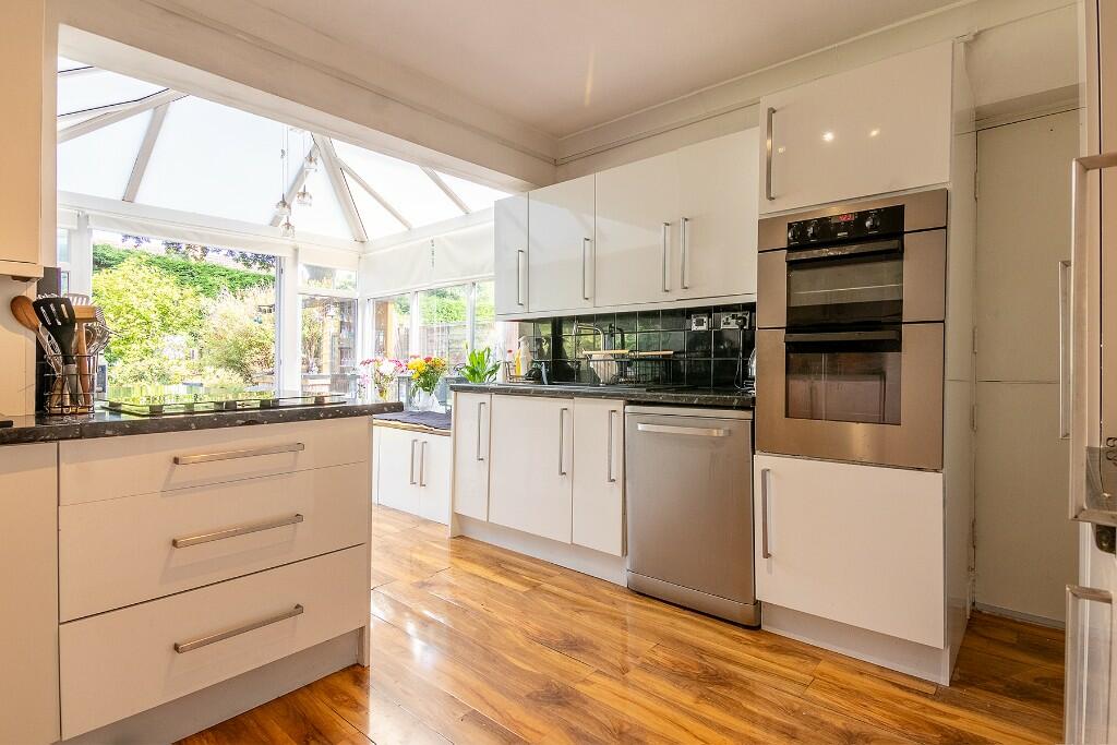 Additional image 9 of Meadow Close, B94