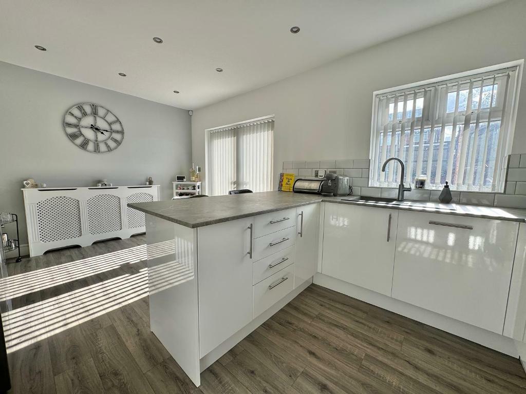 Additional image 6 of Rayford Drive, West Bromwich, B71 3QW