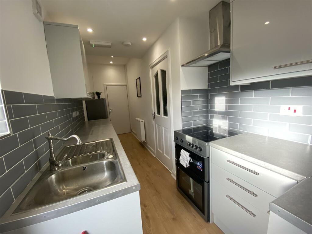 Additional image 3 of Rood End Road, Oldbury