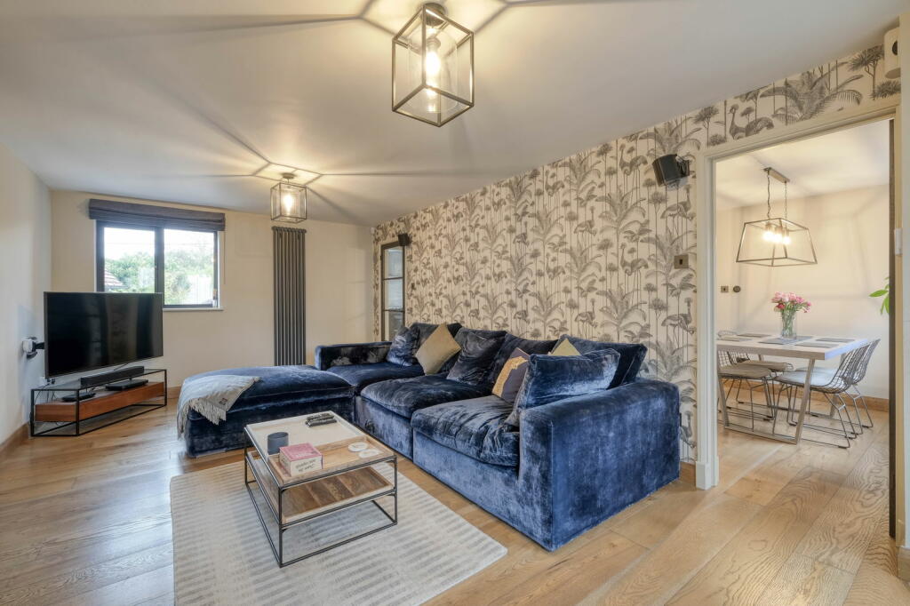 Additional image 4 of High Street, Feckenham, B96 6HN