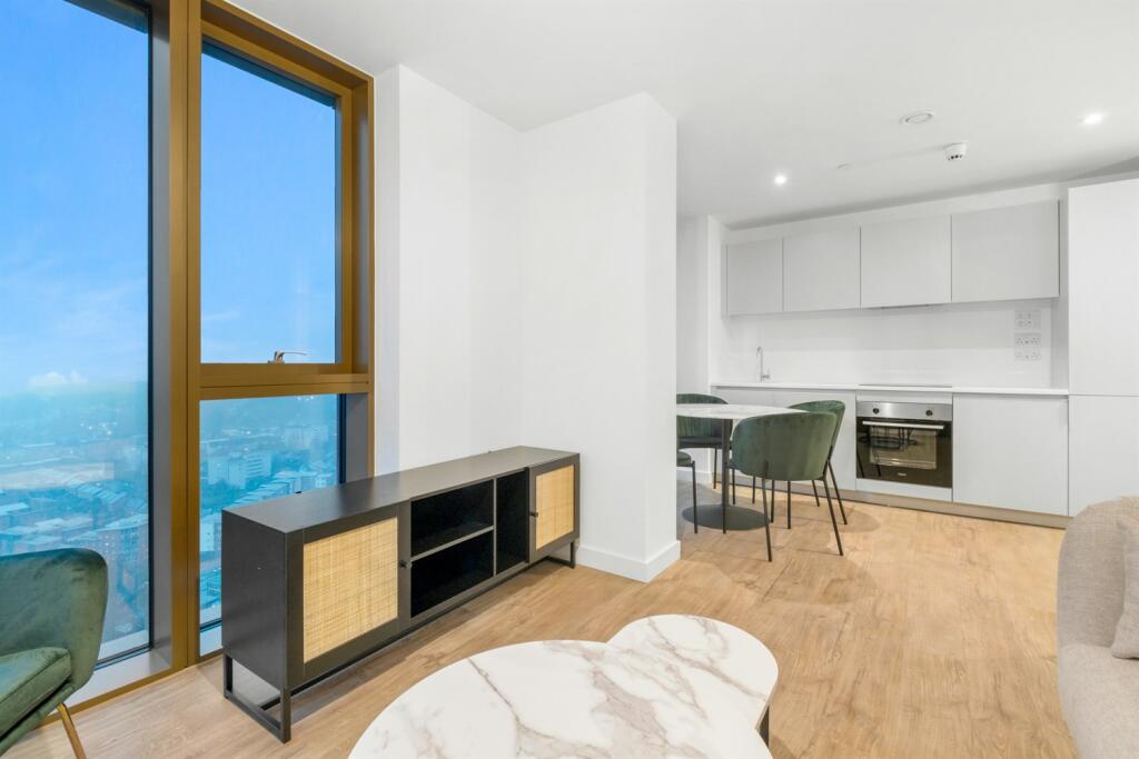 Additional image 26 of South Central, B5