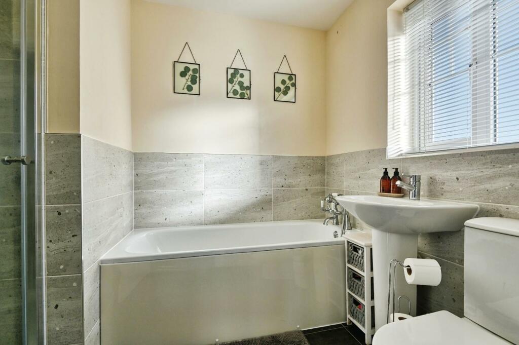 Additional image 22 of Yarrow Close, Tamworth