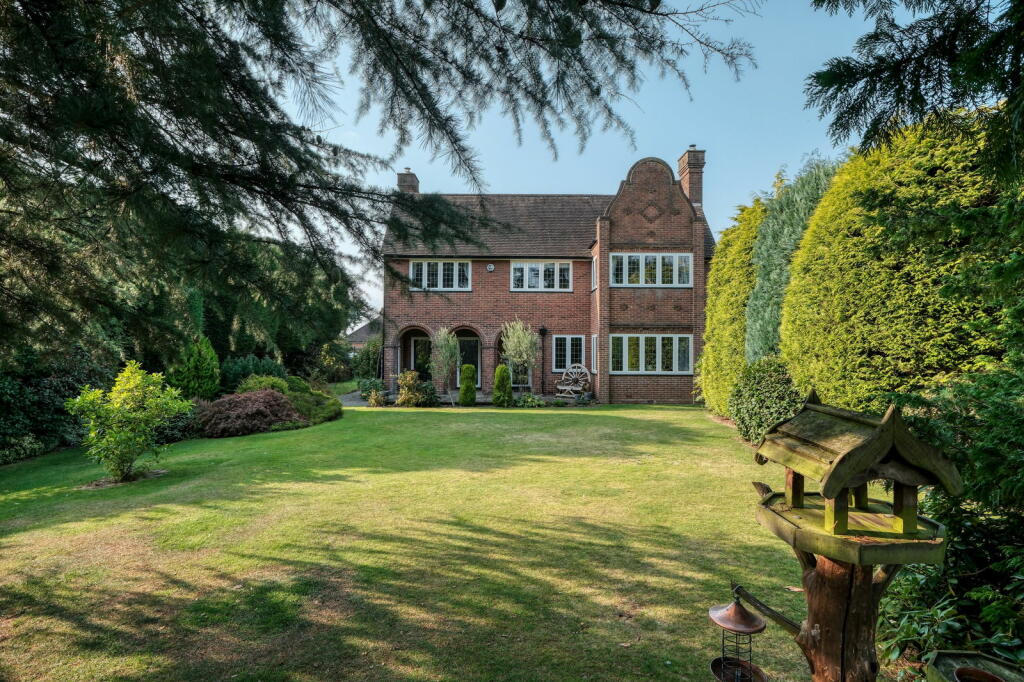 College Road, Bromsgrove, B60 2NF