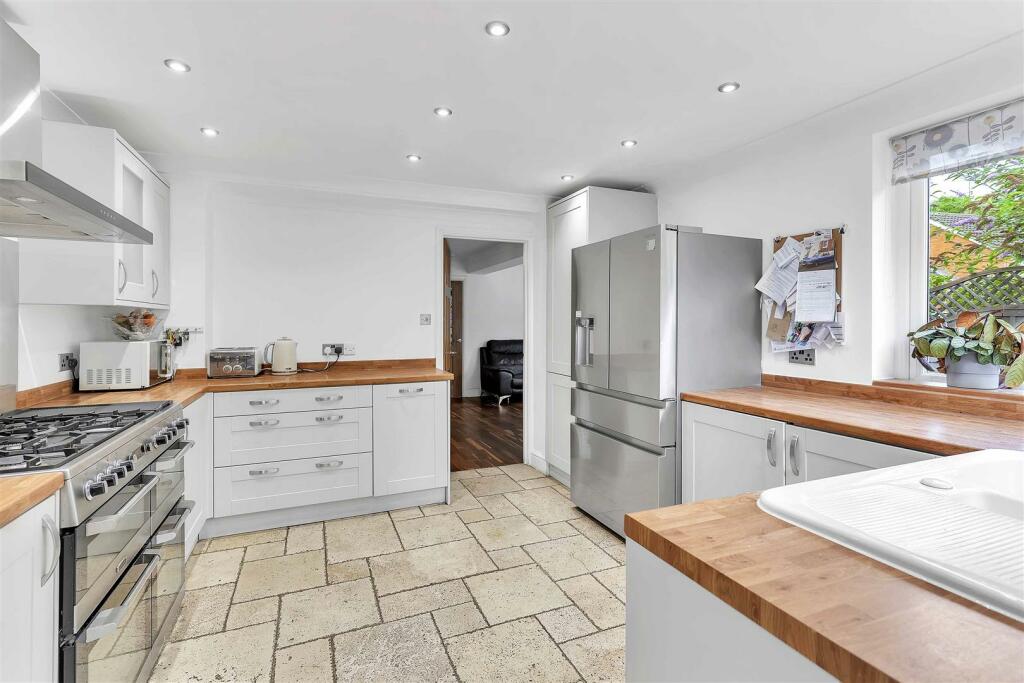 Additional image 4 of Birmingham Road, Mappleborough Green, Warwickshire