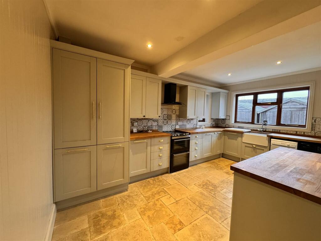 Additional image 3 of Cliff Hall Lane, Cliff