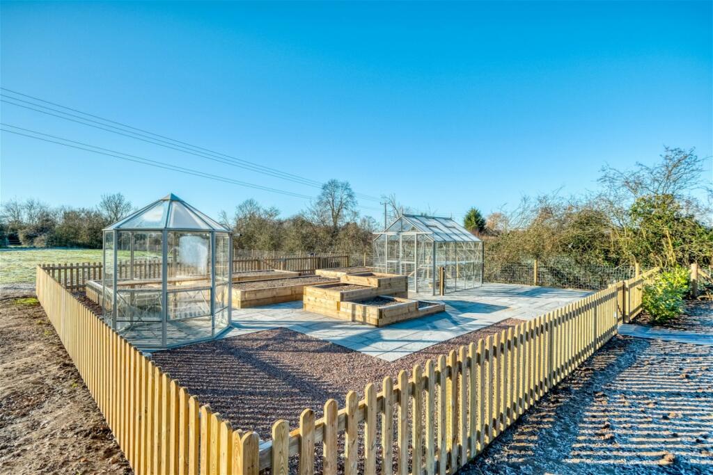 Additional image 13 of 1 Lion & Lamb Barns, Droitwich Road, Bradley Green B96 6RP