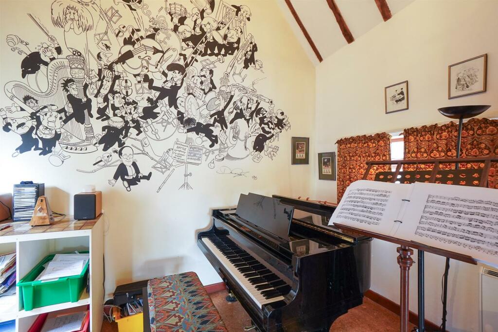 Additional image 36 of Henley Street, Alcester