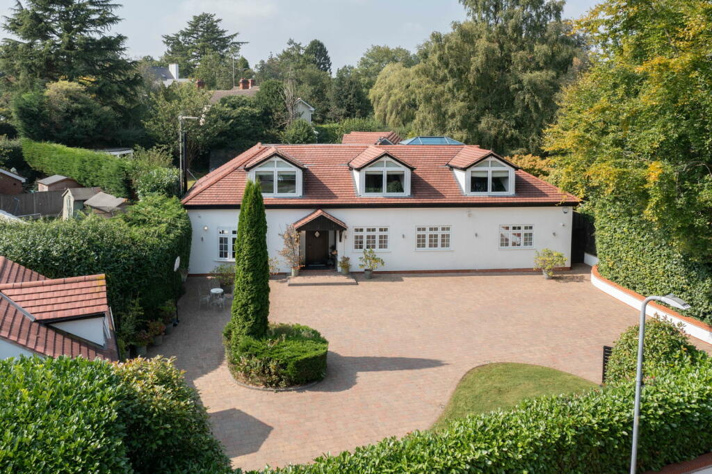 Primary image of St Catherines Road, Blackwell, B60 1BN