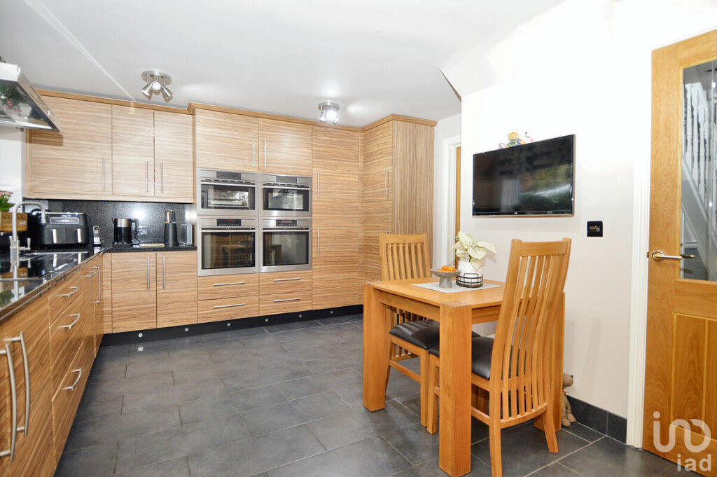 Additional image 17 of Bishops Walk, Cradley Heath, B64