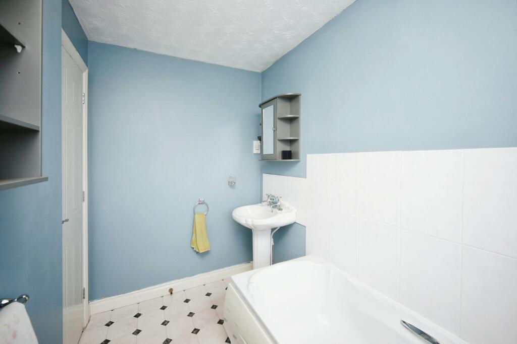 Additional image 15 of Kiln Close, Studley, B80