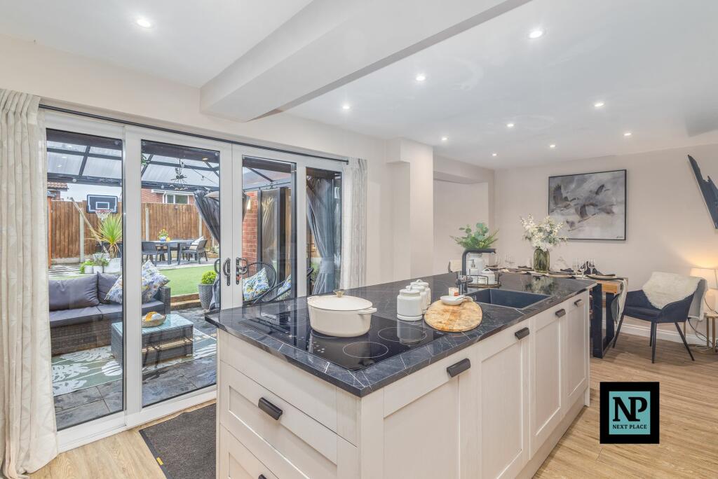 Additional image 2 of Foxglove, Amington, B77