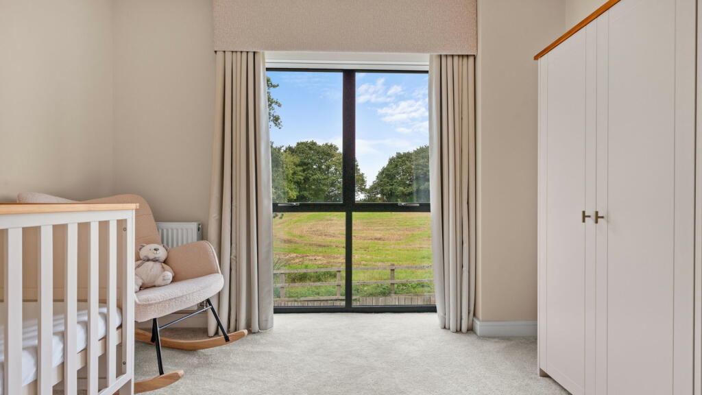 Additional image 29 of Heathfield House, 3 Oaks View Rise