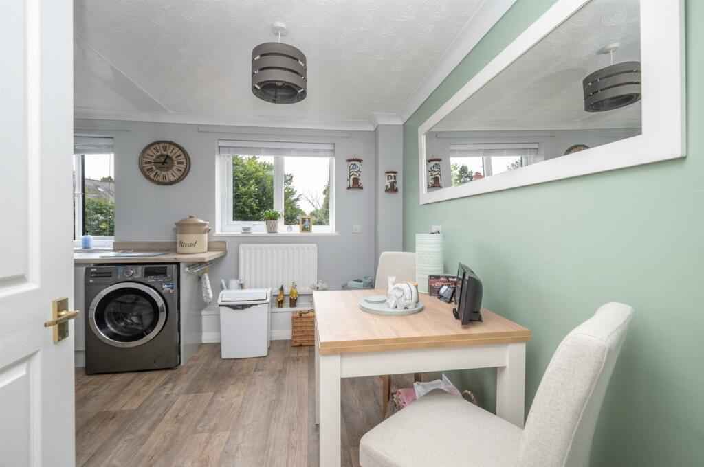 Additional image 6 of Chestnut Walk, Henley-In-Arden