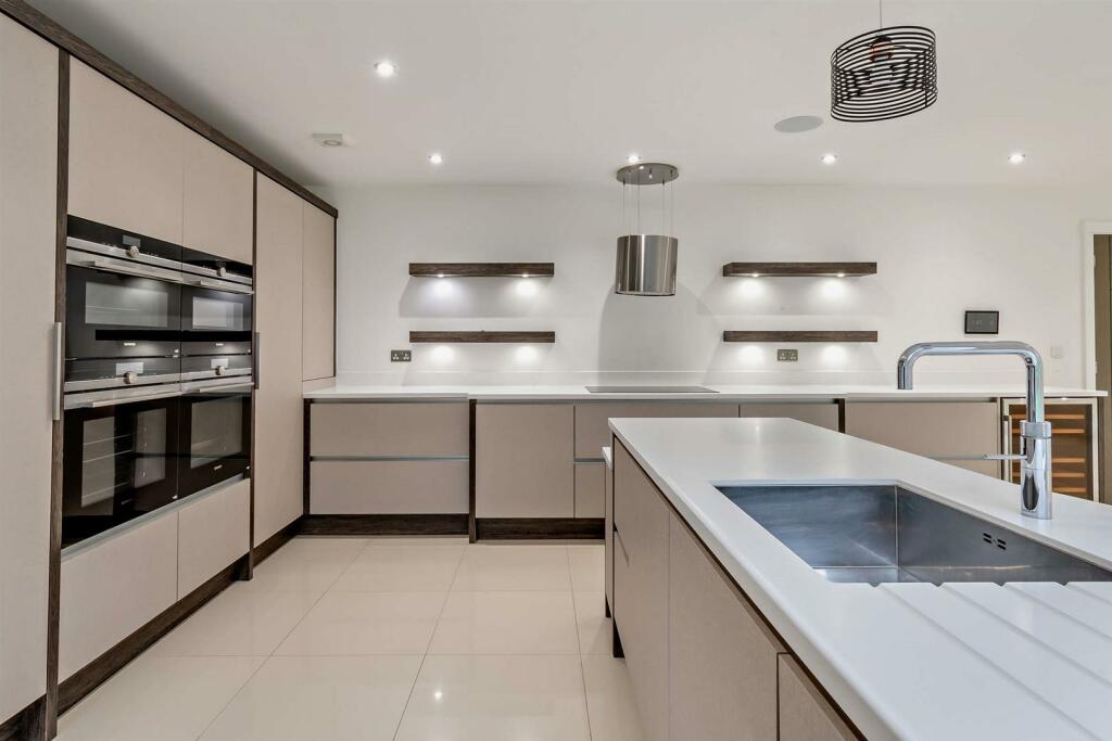 Additional image 9 of De Montfort House, Haven Pastures, Henley-in-Arden