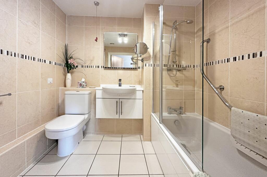 Additional image 11 of High Street, Knowle, B93