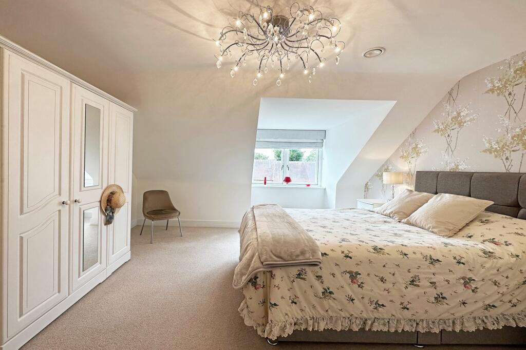 Additional image 6 of High Street, Knowle, B93