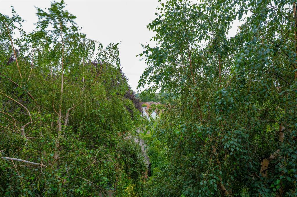 Additional image 9 of Chestnut Walk, Henley-In-Arden