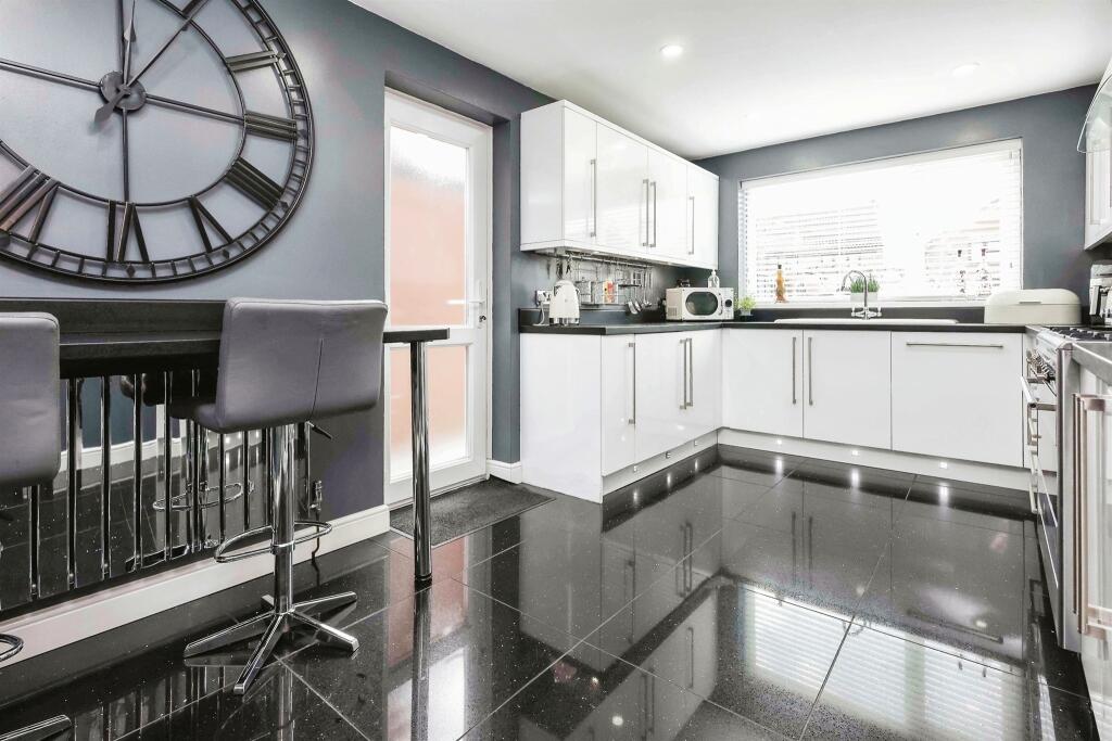 Additional image 17 of Park Hall Crescent, Birmingham