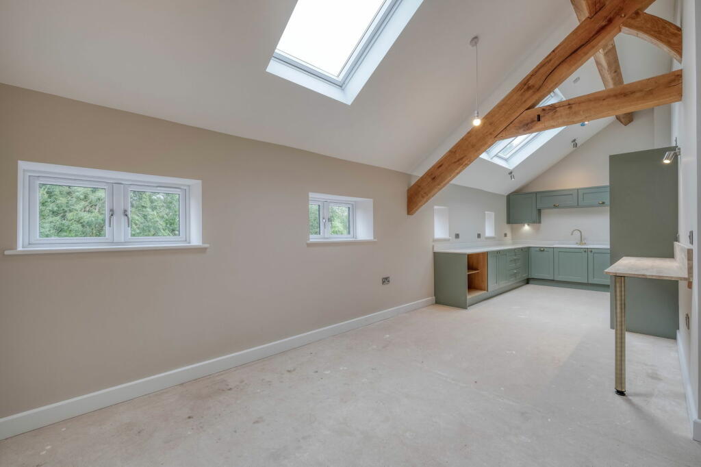 Additional image 4 of 7 Lion & Lamb Barns, Droitwich Road, Bradley Green B96 6RP