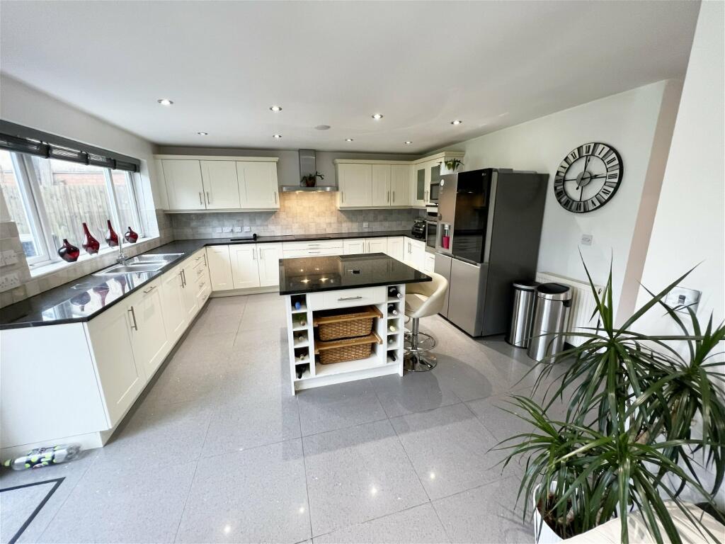 Additional image 7 of Birchy Close, Dickens Heath, Solihull