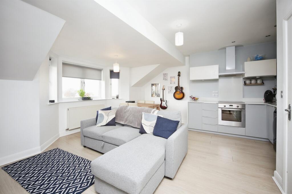 Additional image 17 of Hewell Road, Redditch