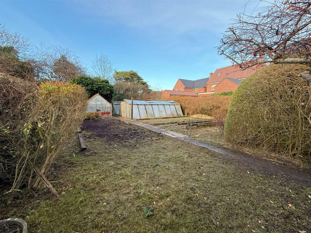 Additional image 2 of Steppes Piece, Bidford-On-Avon