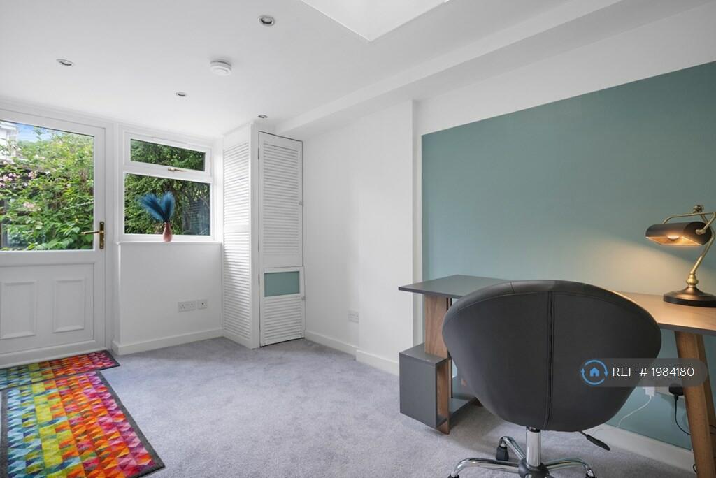 Additional image 16 of De Moram Grove, Solihull, B92
