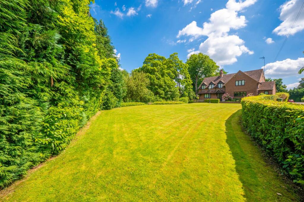 Additional image 22 of Stratford Road, Wootton Wawen