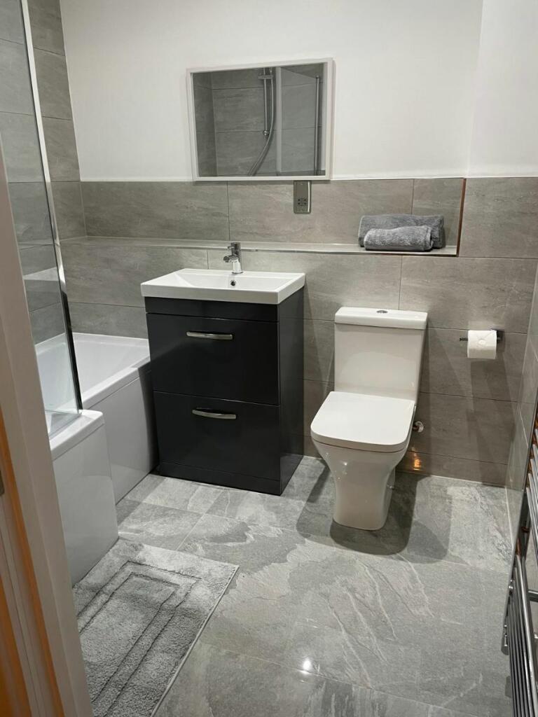 Additional image 4 of Broadway Court, Oldbury, B68 9EE