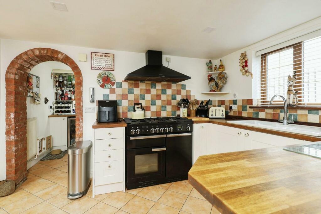 Additional image 5 of Tamworth Road, Amington, Tamworth