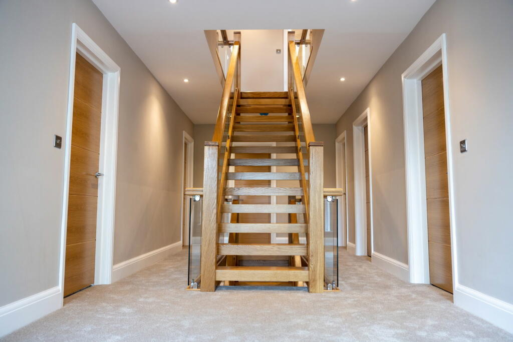 Additional image 11 of Warwick Rd, Henley-in-arden, Warwickshire, B95 5DL