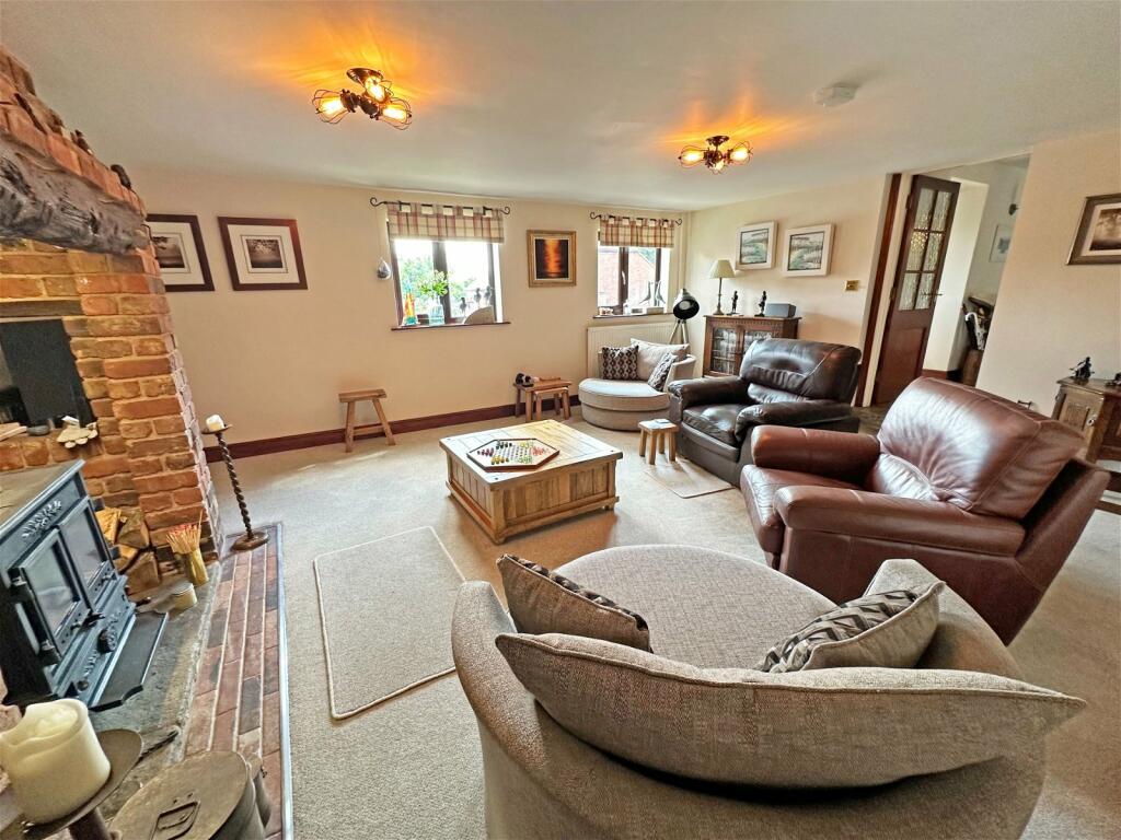 Additional image 18 of Houndsfield Court, Houndsfield Lane, Wythall, B47 6LX