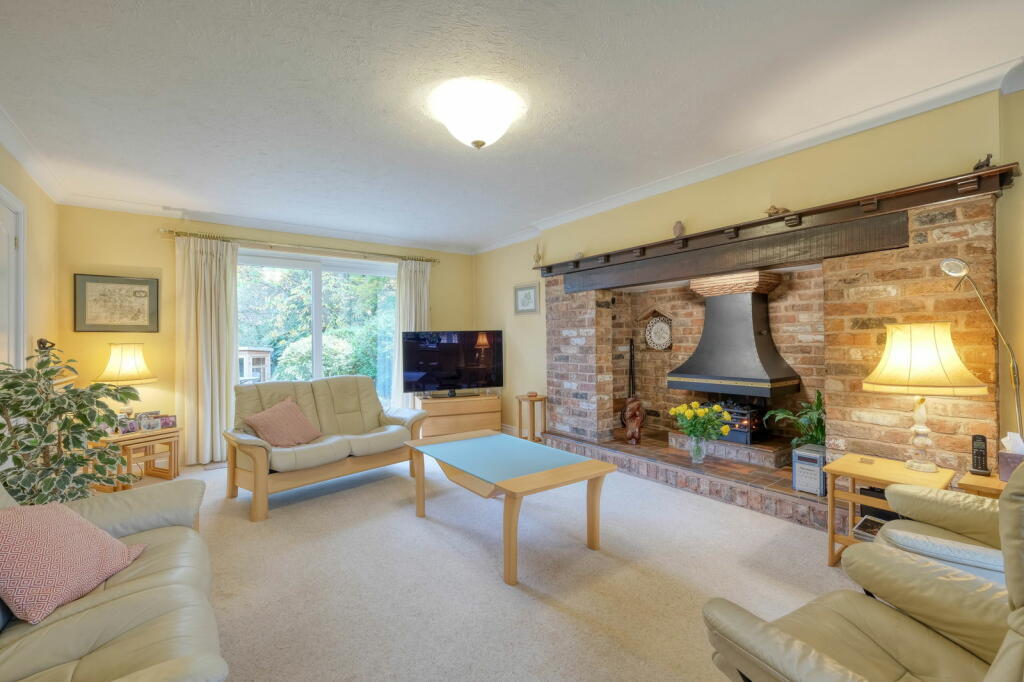 Additional image 3 of Purshall Close, Southcrest, Redditch B97 4PD