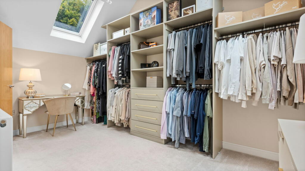 Additional image 7 of Heathfield House, 3 Oaks View Rise