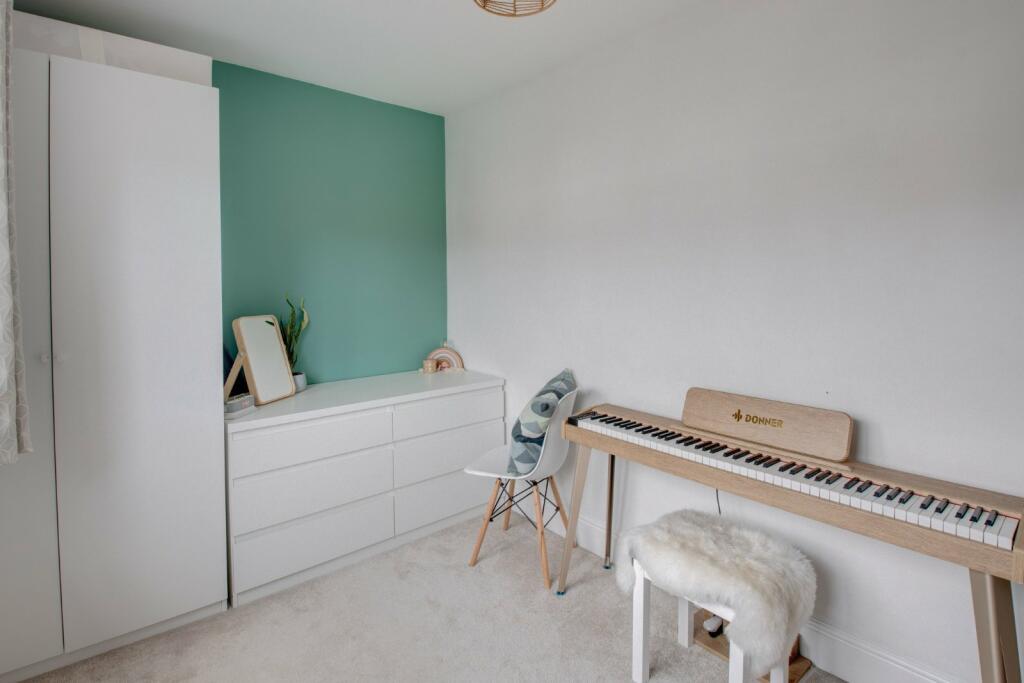 Additional image 10 of Meadow View Close, Bromsgrove, Worcestershire, B60