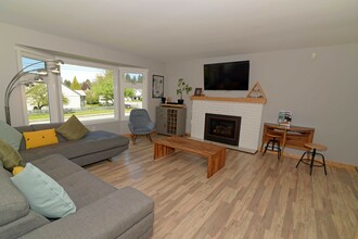 Additional image 5 of 4352 Scott Street