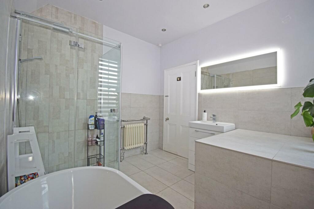 Additional image 16 of 10 The Crescent, Bromsgrove, Worcestershire, B60 2DE