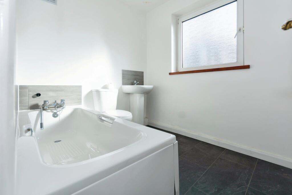 Additional image 13 of Wychall Park Grove, Birmingham, West Midlands, B38