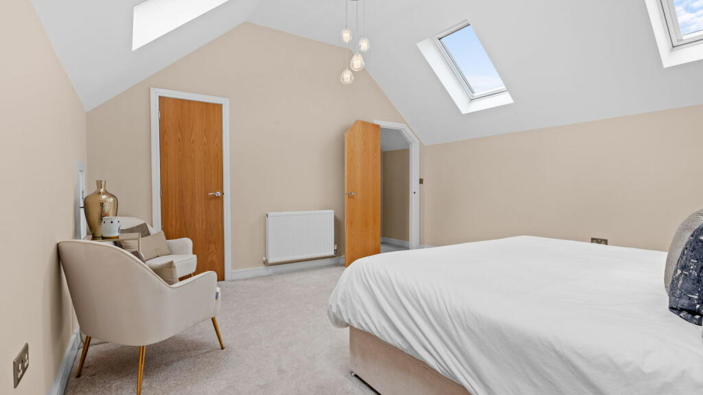 Additional image 30 of Heathfield House, 3 Oaks View Rise