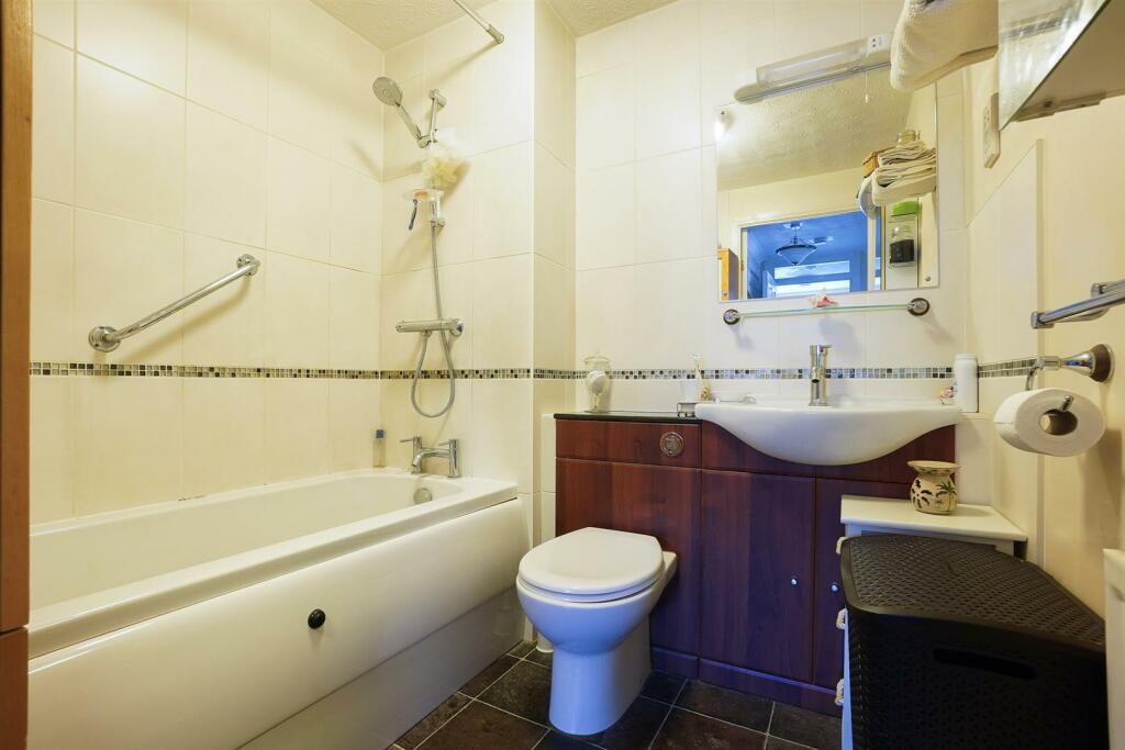 Additional image 4 of Blackthorn Court, Chestnut Walk, Henley-In-Arden