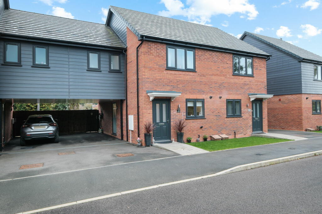 Fringe Green Close, Aston Fields, Bromsgrove, B60 3ER