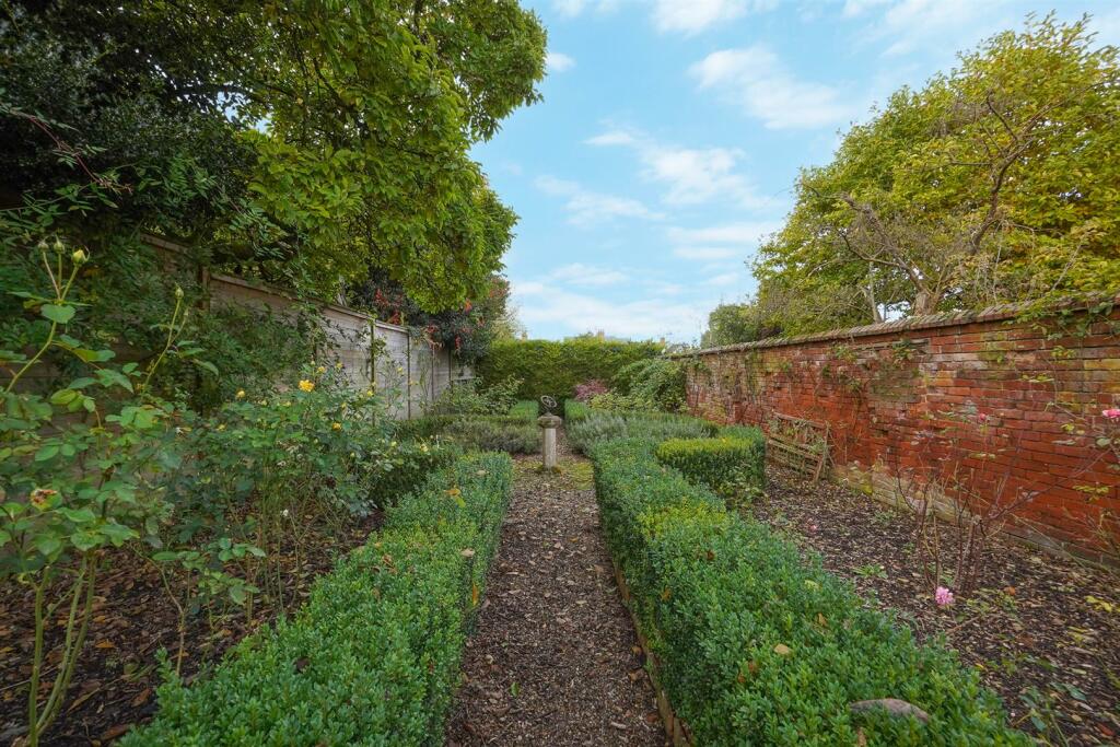 Additional image 39 of Henley Street, Alcester