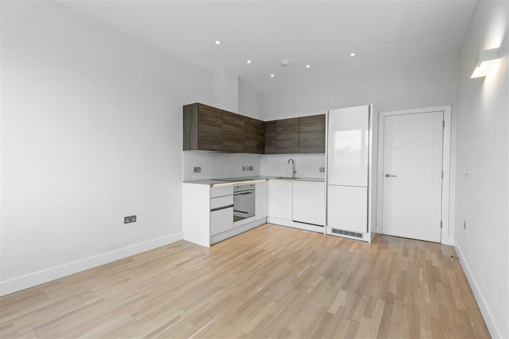 Additional image 8 of THIRD FLOOR ONE BED APARTMENT