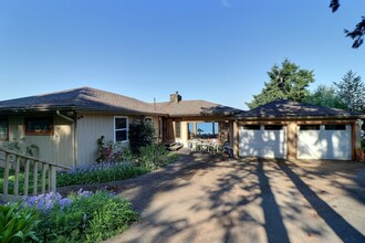 Additional image 5 of 4898 Island Hwy S