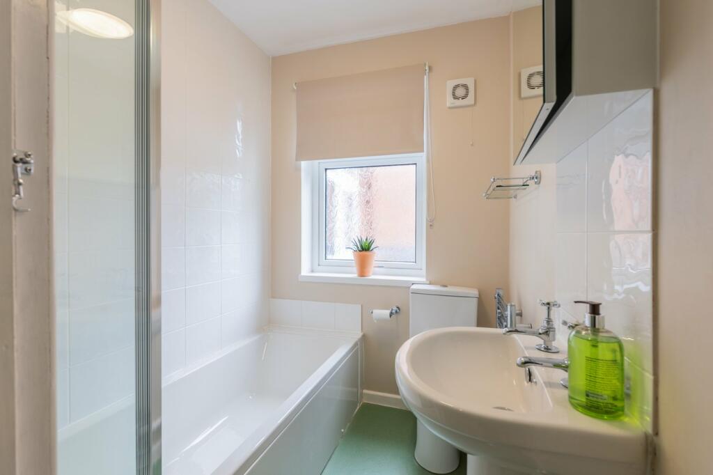 Additional image 18 of Chestnut Walk, Henley in Arden, Warwickshire, B95