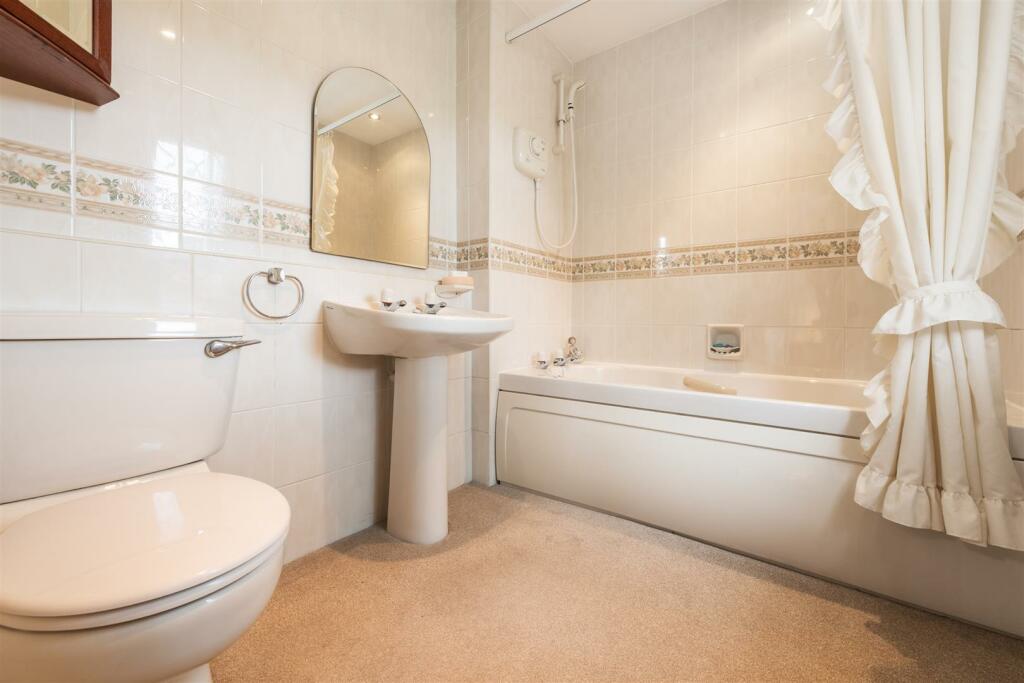 Additional image 7 of Queen Eleanors Drive