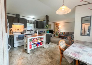 Additional image 5 of 3942 Columbia Valley Rd