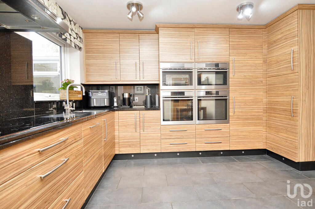 Additional image 5 of Bishops Walk, Cradley Heath, B64